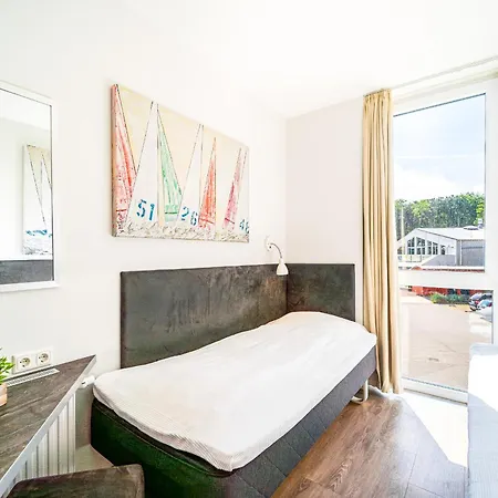 Promenadenvilla 03 06 * Lübeck